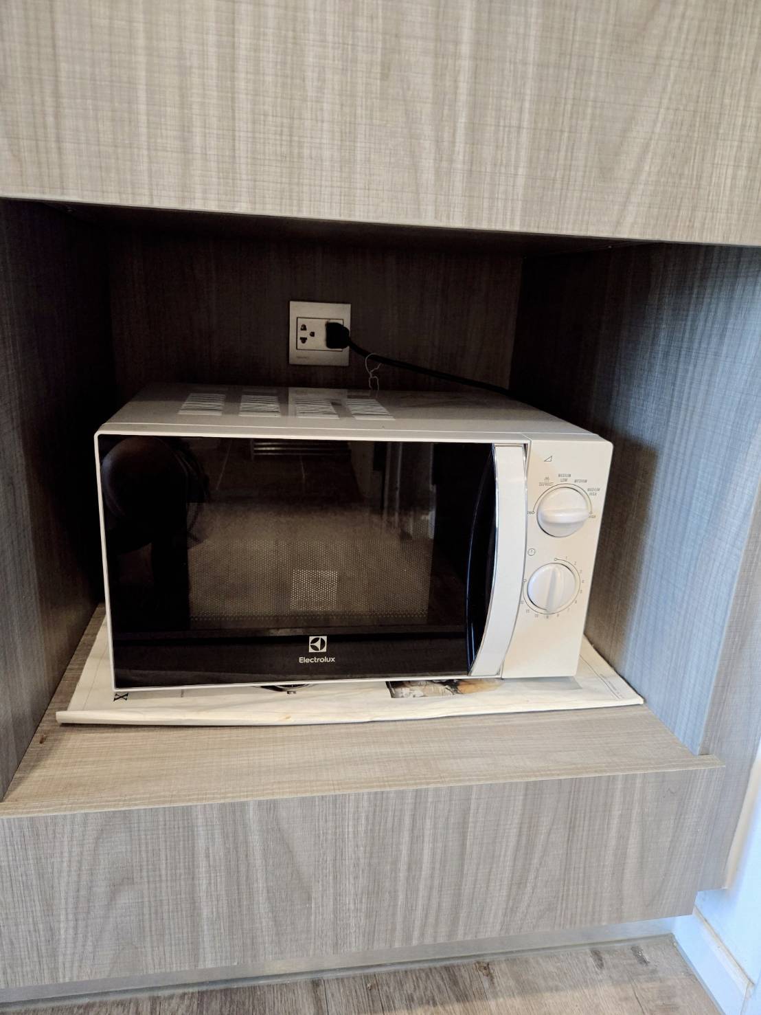 🌟 ให้เช่า บราวน์ คอนโด รัชดา 32 (Brown Condo Ratchada 32) | ห้องสวย ชั้น 6 เพดานสูง วิวโล่ง ไม่มีตึกบัง 🌟