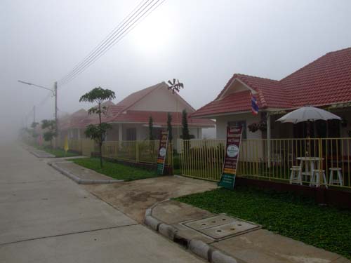 ขายโครงการบ้านจัดสรร บ้านเฟื่องฟ้าอิงดอย จังหวัดลำพูน พื้นที่ 51 ไร่ ขายราคา 55 ล้าน สามารถดำเนินกิจการต่อได้เลย