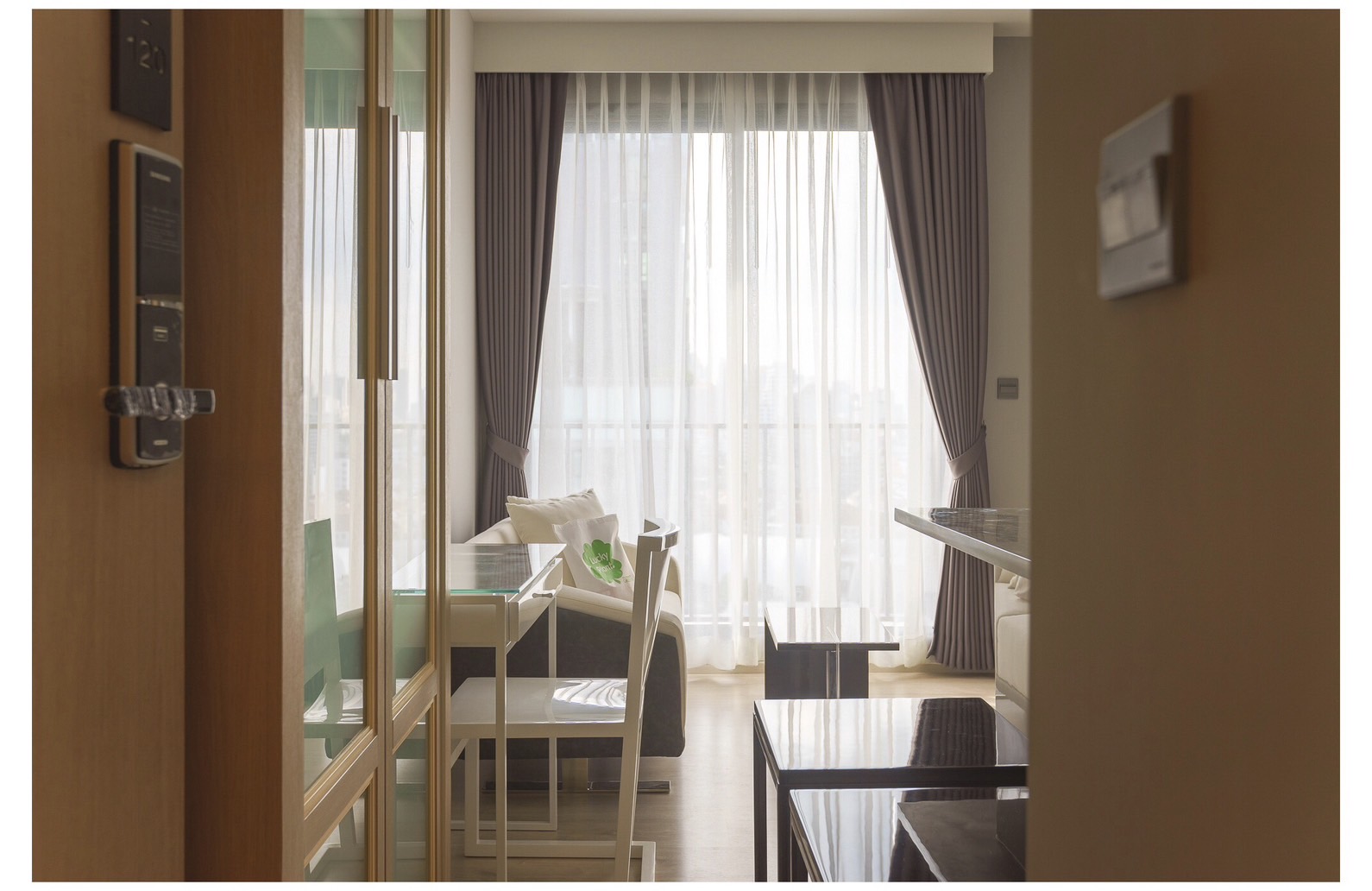 ขาย / เช่าคอนโด M Thonglor 10 ชั้น 15 ห้องมุม ขนาดห้อง 35.5 ตรม. คอนโด M ทองหล่อ ห้องมุม