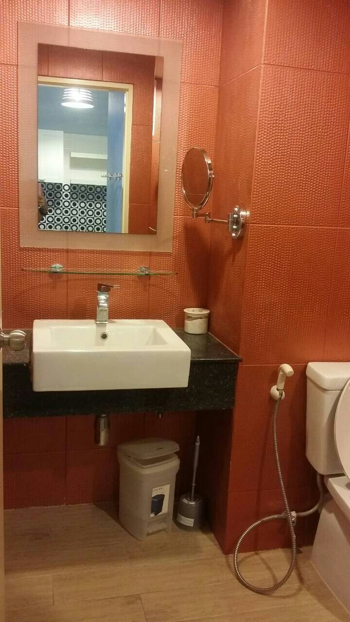 ให้เช่าคอนโด เอ สเปซ เพลย์ รัชดา- สุทธิสาร ห้องริมสระว่ายน้ำ ขนาด 48 ตรม. 1 Bedroom ตึกเอ ริมสระว่ายน้ำ ตกแต่งสวยพร้อมเข้าอยู่