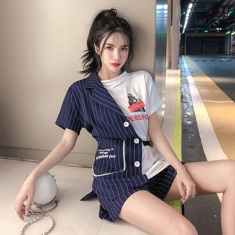 พรีออเดอร์ : ชุดเซ็ทแฟชั่นสไตล์เกาหลี เสื้อยืดแขนสั้นตัดต่อผ้า 2 สี ขาว-น้ำเงิน + กางเกงขาสั้นลายเส้นสีน้ำเงินเข้าชุด