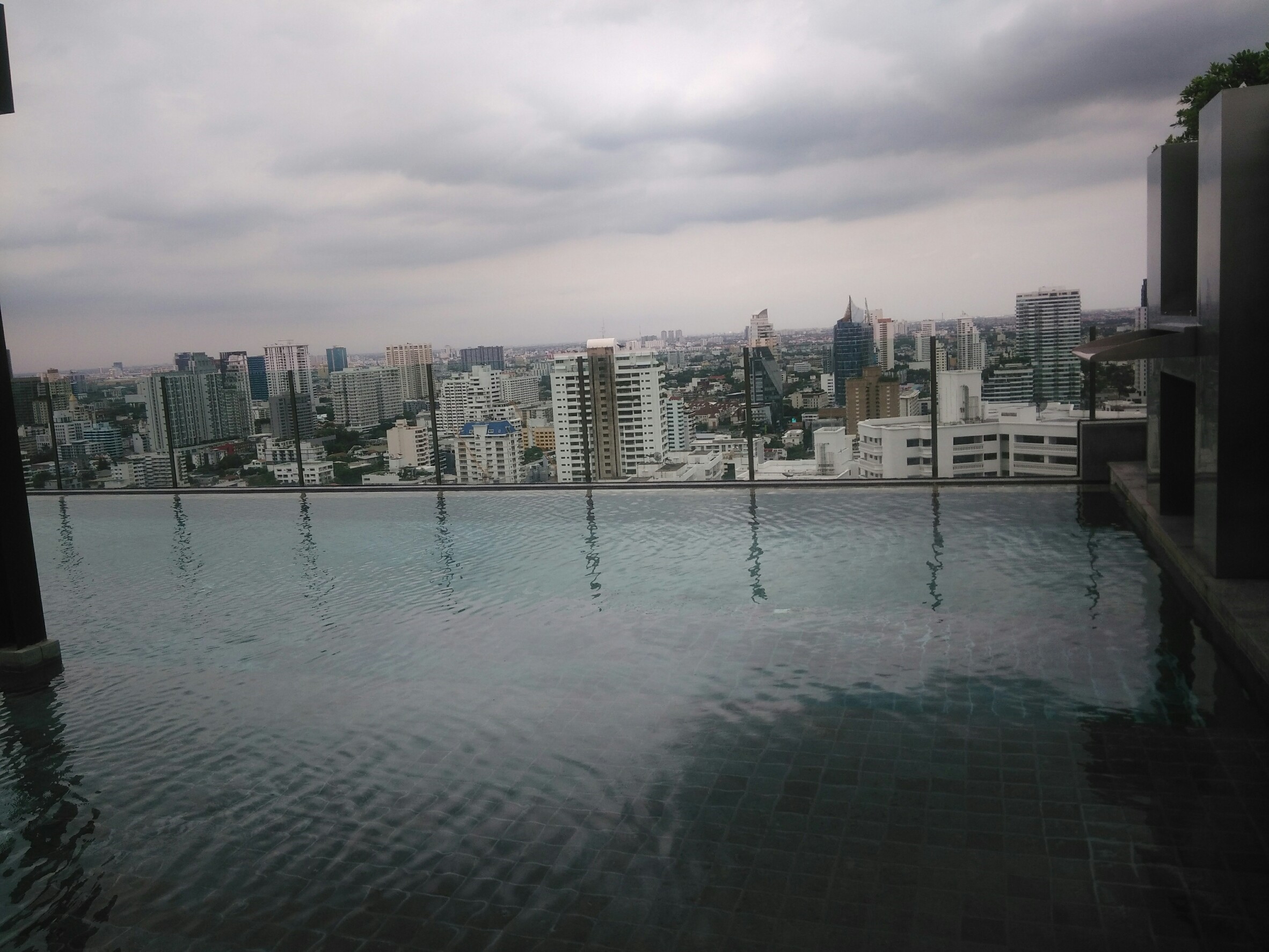 ขาย / เช่า คอนโด H Sukhumvit 43 (เอช สุขุมวิท 43) 1ห้องนอน 1 ห้องน้ำ 1ห้องรับแขก ห้องครัวในตัว พื้นที่ 40.92 ตร.ม ชั้น 9 ห้อง 99/53 วิวเมือง