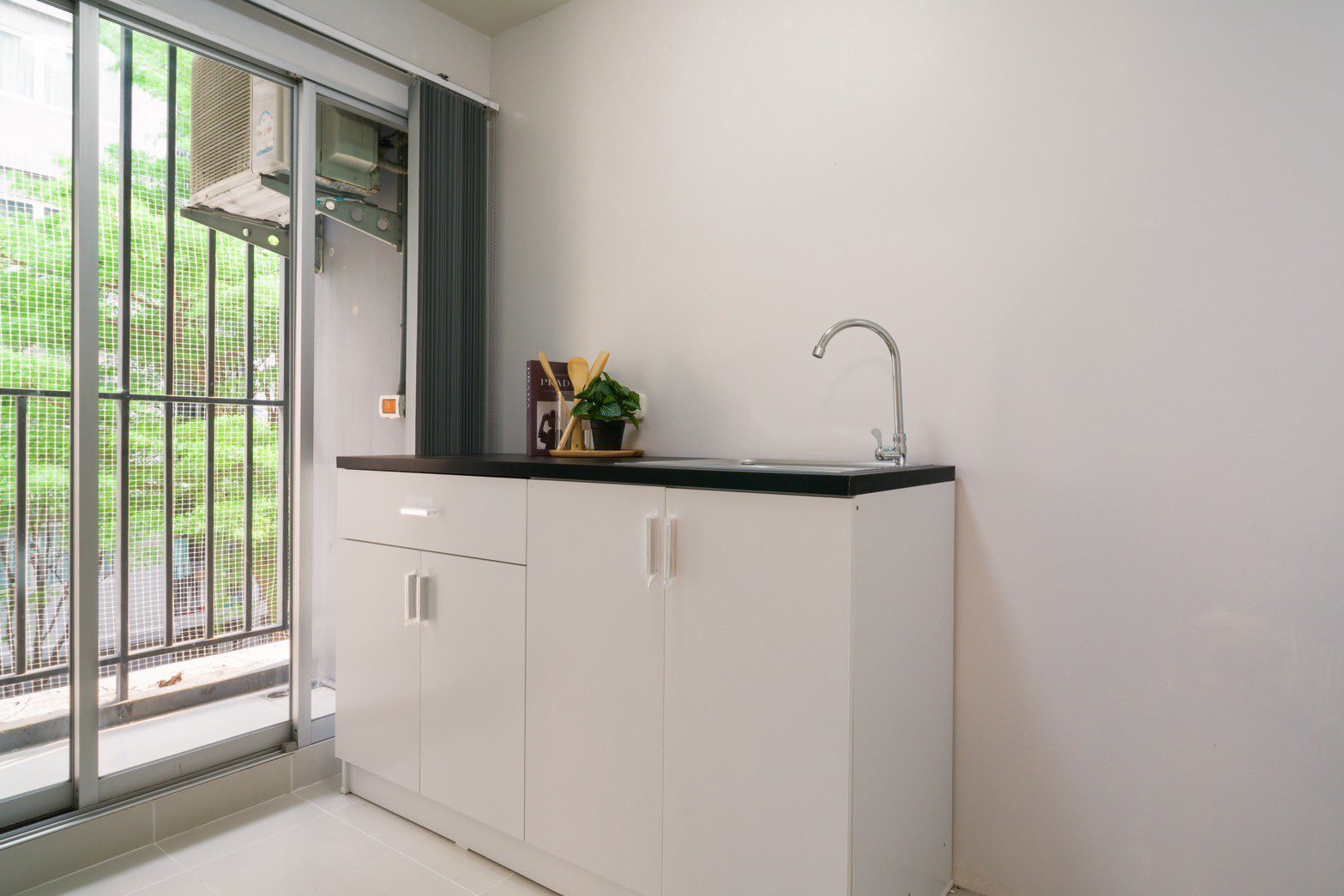 ✨ ขายด่วน! dcondo Ram Intra (ดีคอนโด รามอินทรา) 1 ห้องนอน 1 ห้องน้ำ, ครัวแยก ขนาด 30 ตรม. ชั้น 3 ตึก D ระเบียงทิศใต้ 🌿