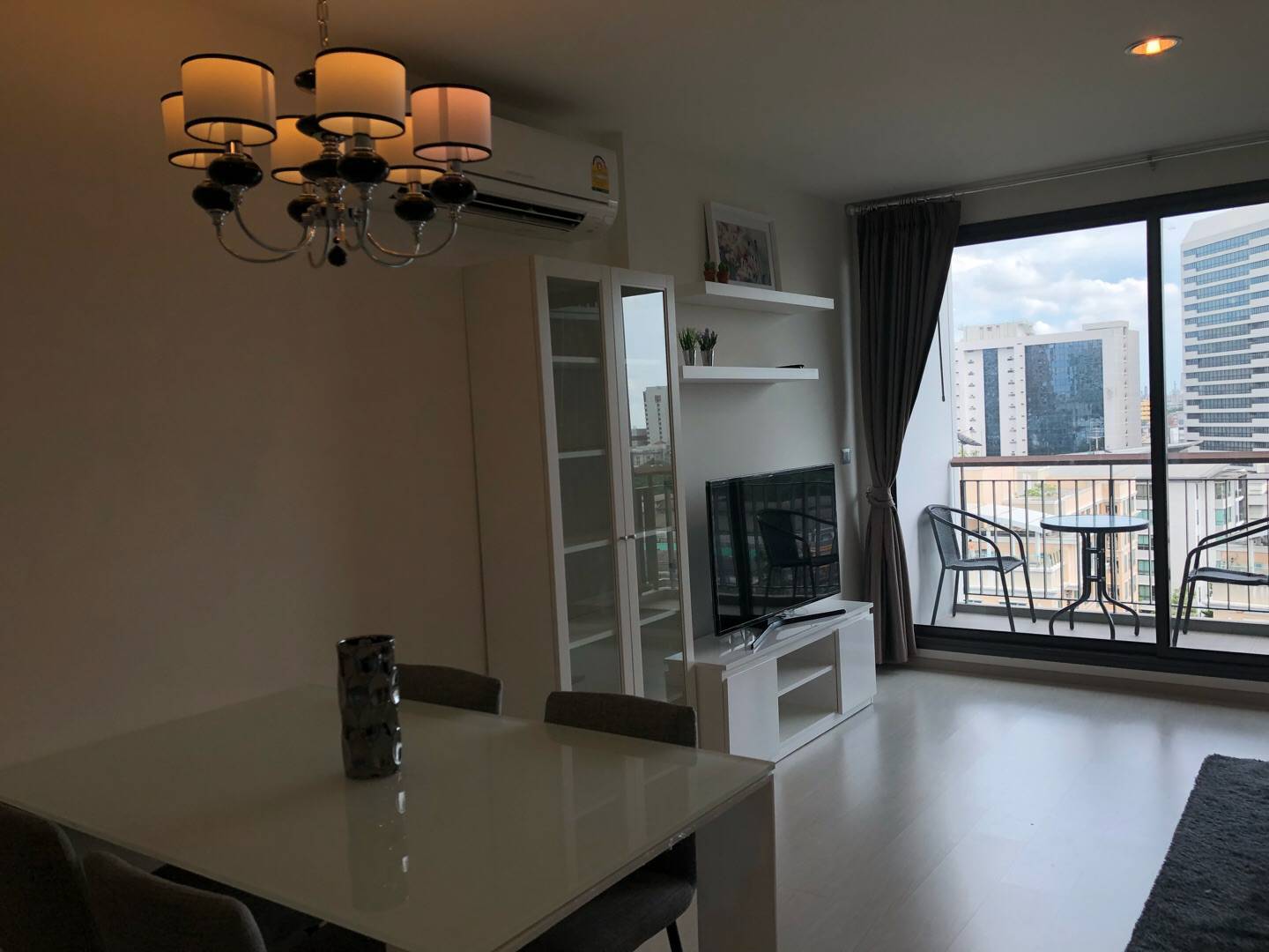 ให้เช่าคอนโดRhythm Sukhumvit 42 (ริทึ่ม สุขุมวิท 42) 2 ห้องนอน 2 ห้องน้ำ ขนาด 80 ตรม ชั้น 9 ห้องแต่งครบ
