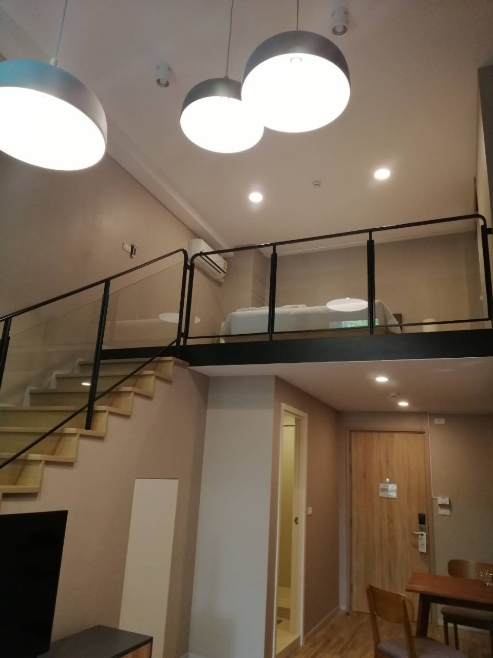 ให้เช่าคอนโด Blossom Condo @ Sathorn - Charoenrat (บลอสซั่ม คอนโด สาทร-เจริญราษฎร์ แบบ 1 ห้องนอน 1 ห้องน้ำ ขนาด30 ตรม อาคาร A