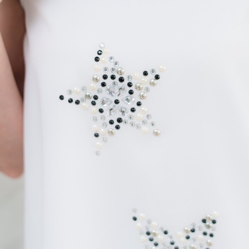 NINA ชุดเดรสสำหรับผู้หญิงลายดาว (สีขาว)