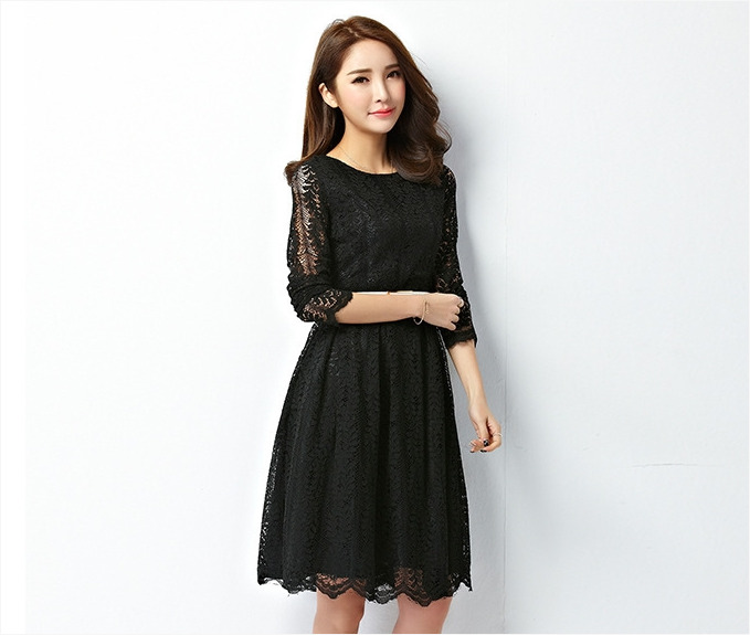 ชุดเดรสลูกไม้สีดำ แขนยาว กระโปรงทรงบาน แฟชั่นสาวออฟฟิศ ลุคเรียบร้อย สวยหวาน ดูดี