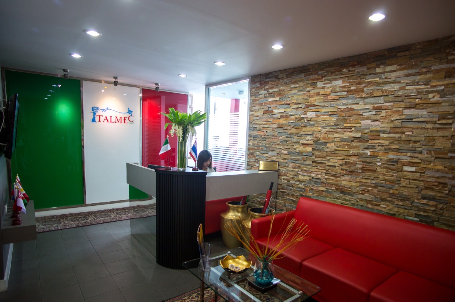 ขายคอนโด The Emporio Place (ดิ เอ็มโพริโอ เพลส) 1 ห้องนอน 1 ห้องน้ำ ขนาด 140 ตรม ชั้น 8 ห้องดูแพล็กซ์ อาคาร ซี