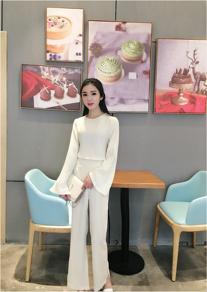 ชุดเซ็ทแฟชั่นสีครีมอ่อน เสื้อแขนยาว + กางเกงขายาวทรงกระบอก แนวเรียบๆ สวยดูดีๆ