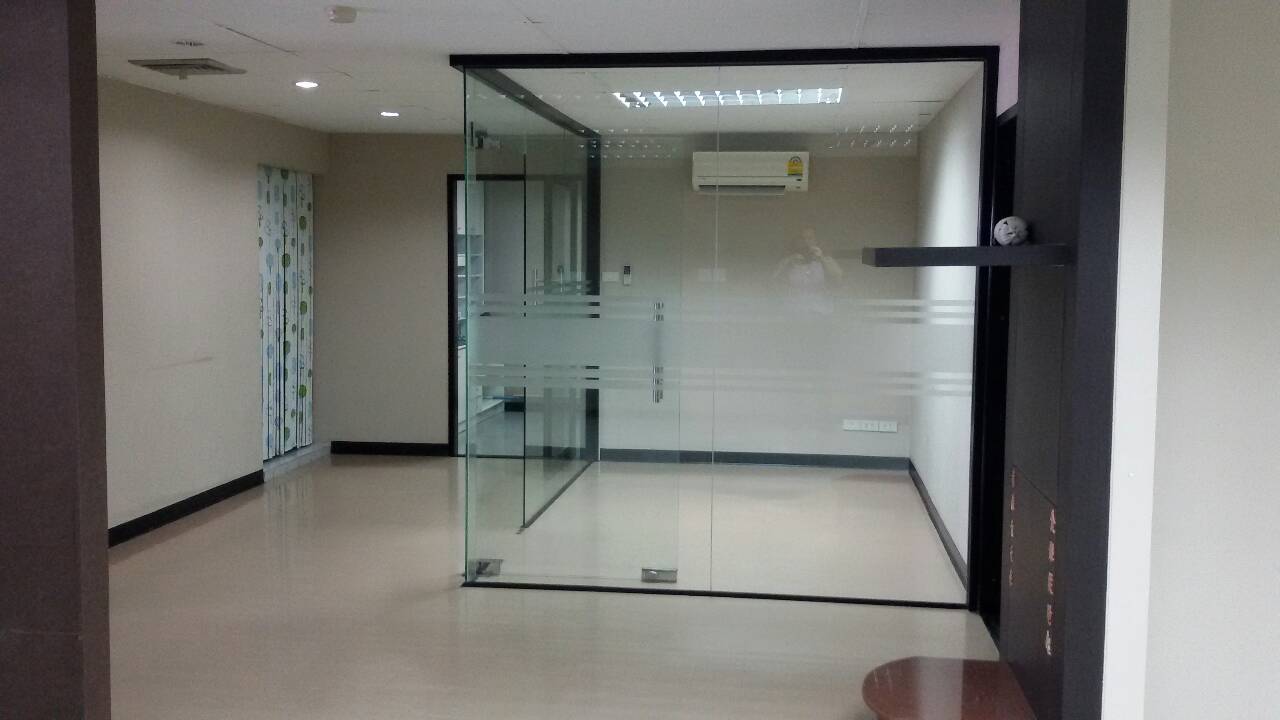 Office ให้เช่า พื้นที่ 192 ตรม ตึกอมรพันธ์ 2 ชั้น 15 ราคา 48000 ต่อเดือน