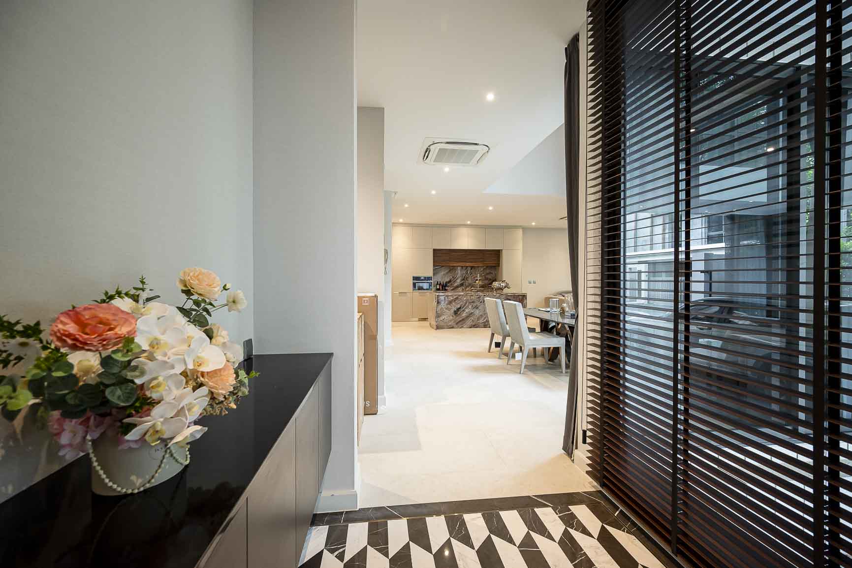 ✨ ให้เช่าบ้านเดี่ยวสุดหรู 3 ชั้น โครงการ BuGaan Pattanakarn (โครงการ บูก้าน พัฒนาการ) จากแสนสิริ 🏡 สไตล์ Modern Luxury พร้อม สระว่ายน้ำส่วนตัวบนชั้น 2 ✨