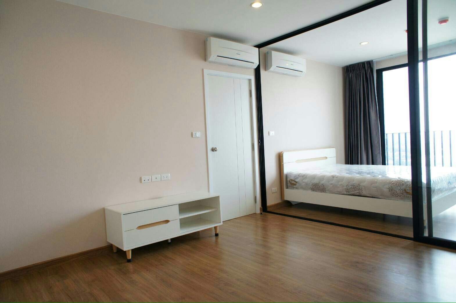 ขาย คอนโด The tree interchange 1 ห้องนอน 1 ห้องน้ำ พื้นที่ 36.86 ตร.ม. ทิศใต้ พร้อมเฟอร์ฯครบ ตึก A ชั้น 24 วิวแม่น้ำ รัฐสภาแห่งใหม่