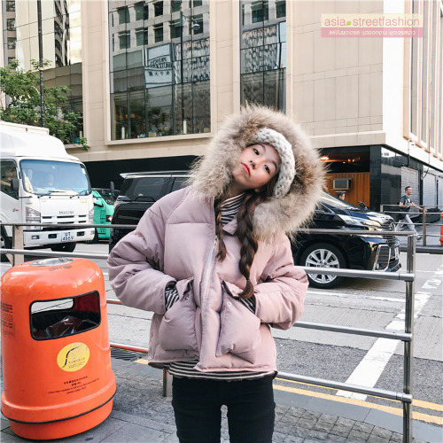 สีเขียว : เสื้อสเวตเตอร์ ไหมพรมคอตั้ง ลายทางในตัว ผ้ายืดได้เยอะ