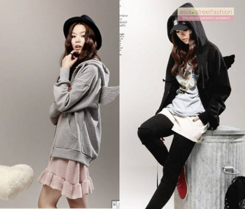 สีดำ เสื้อกันหนาว มีปีก เกาหลีสุดๆ น่ารัก เสื้อกันหนาว ฮู้ดดี้ มีปีก เกาหลีสุดๆ น่ารัก เลือกสีที่พร้อมส่งด้านในเลยค่ะ BLACK L