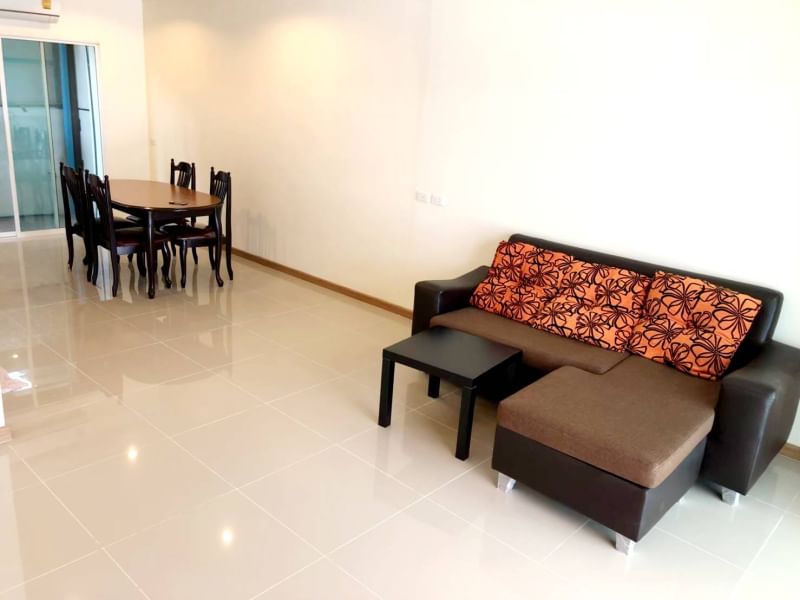 ให้เช่าบ้าน 33,500บาท ต่อเดือน หมู่บ้าน Villette City Pattanakarn 38 : วิลเลต ซิตี้ พัฒนาการ 38 ทะลุเข้าพัฒนาการ 32 ได้