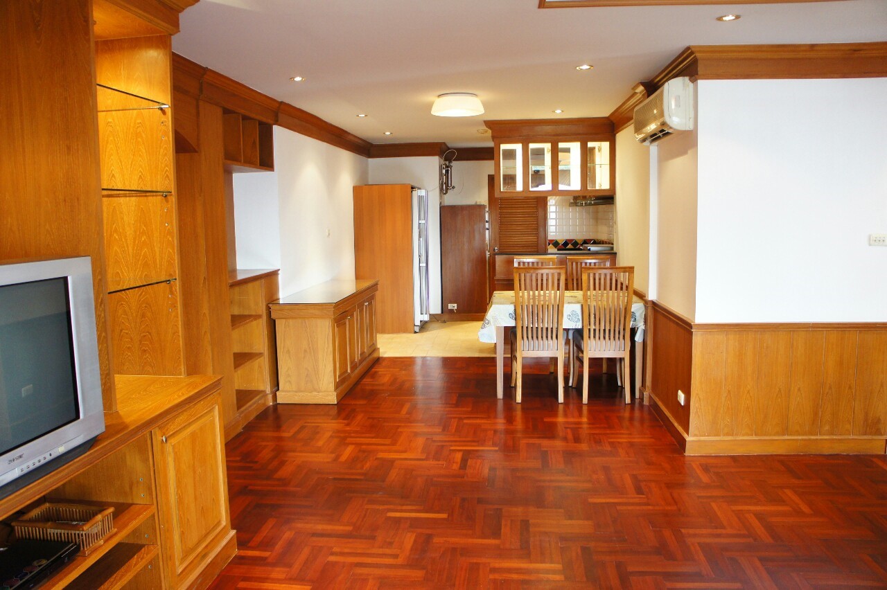 คอนโด ริชมอนด์ พาเลส (Richmond Palace) สุขุมวิท 43 ให้เช่า ห้อง 2 ห้องนอน 2 ห้องน้ำ พื้นที่ 163 ตร.ม ชั้น 14 วิวเมือง เฟอร์พร้อม