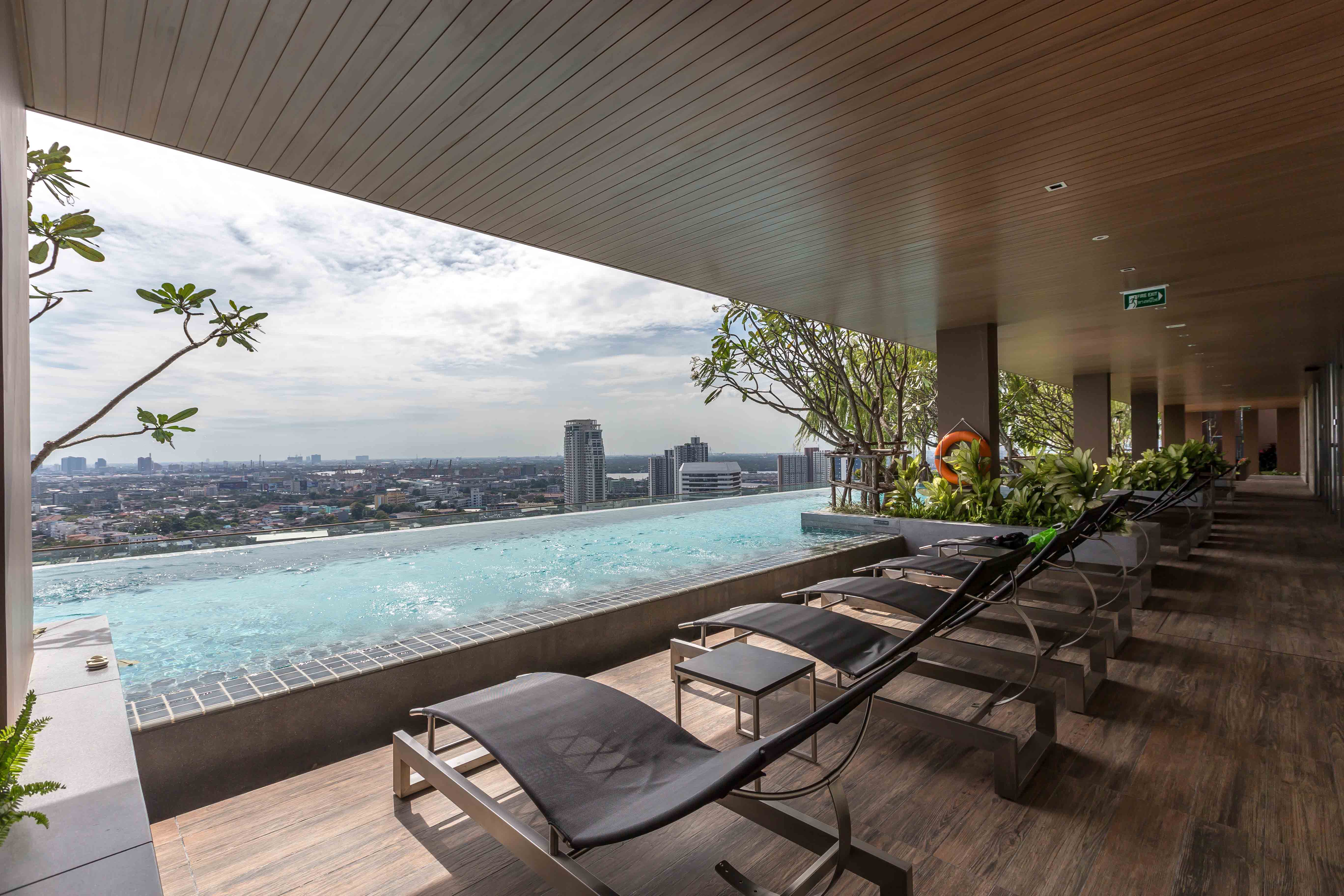 ให้คอนโด The Lofts Ekkamai (เดอะ ล็อฟท์ เอกมัย) 1 ห้องนอน 1 ห้องน้ำ ขนาด 45 ตรม ชั้น 19