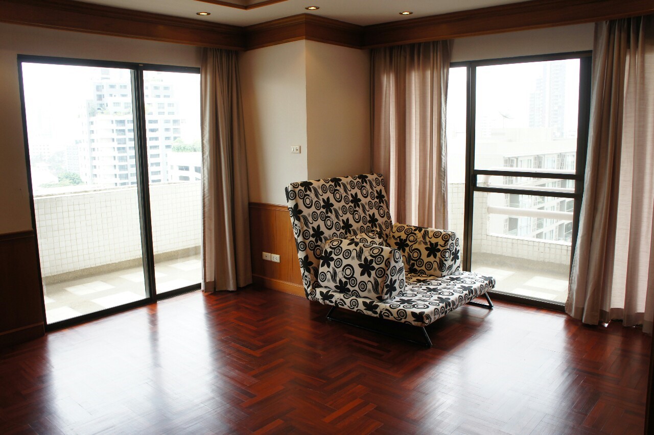 คอนโด ริชมอนด์ พาเลส (Richmond Palace) สุขุมวิท 43 ให้เช่า ห้อง 2 ห้องนอน 2 ห้องน้ำ พื้นที่ 163 ตร.ม ชั้น 14 วิวเมือง เฟอร์พร้อม