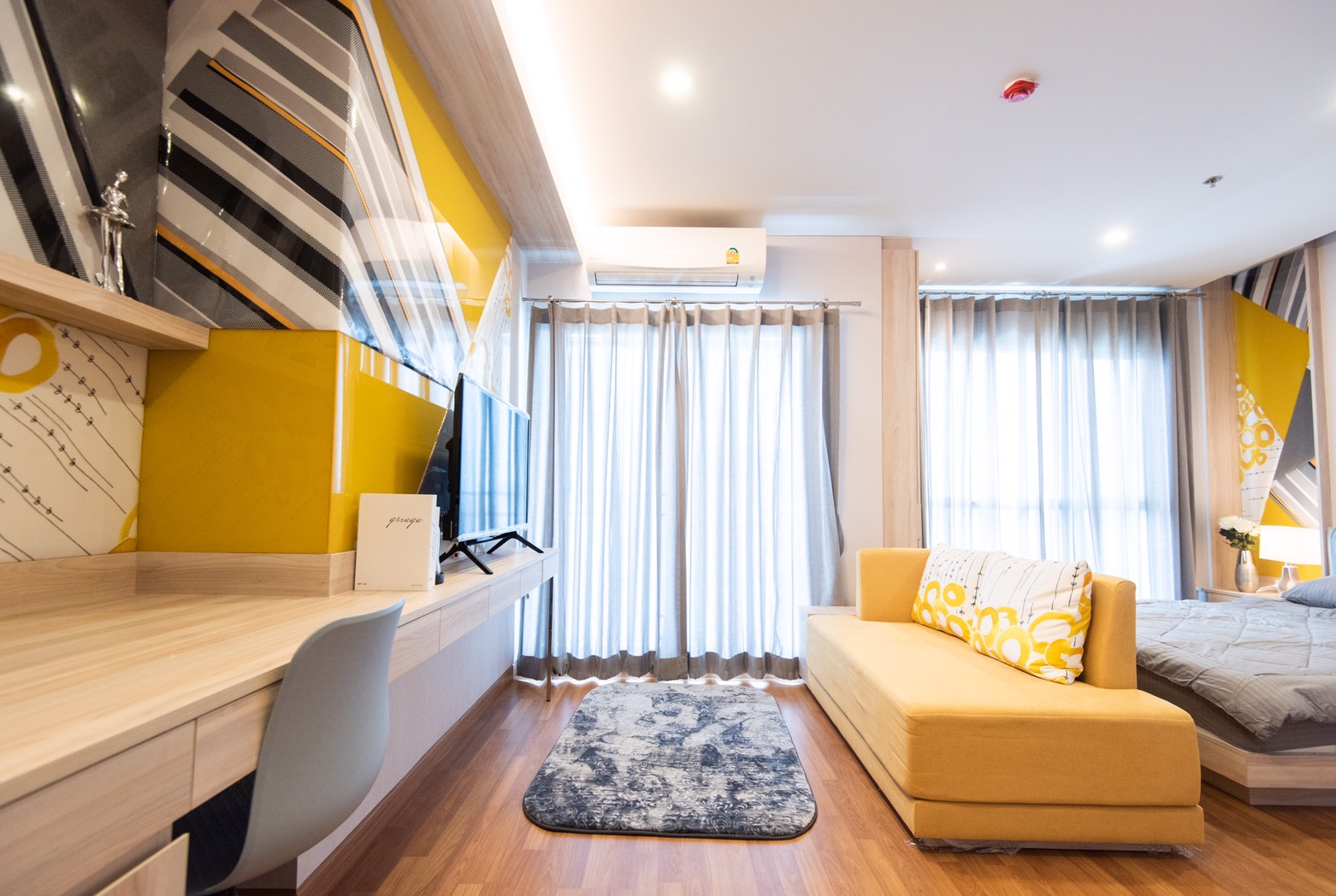 ให้เช่าคอนโดใหม่ Lumpini Park Vibhavadi - Chatuchak (ลุมพินี พาร์ค วิภาวดี-จตุจักร) ห้อง Studio ห้องมุม ชั้นสูง วิวสระ ชั้น 18