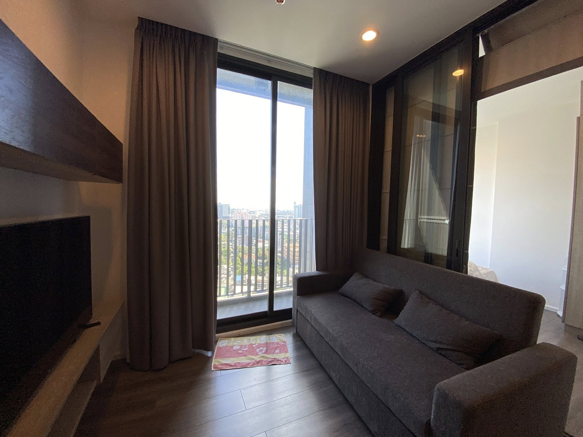 ให้เช่าคอนโด Whizdom Essence Sukhumvit 101 (วิสซ์ดอม เอสเซนส์ สุขุมวิท 101) ✨ อยู่ติด True Digital Park | เดินเพียง 300 เมตรถึง BTS ปุณณวิถี ผ่านทาง Skywalk!