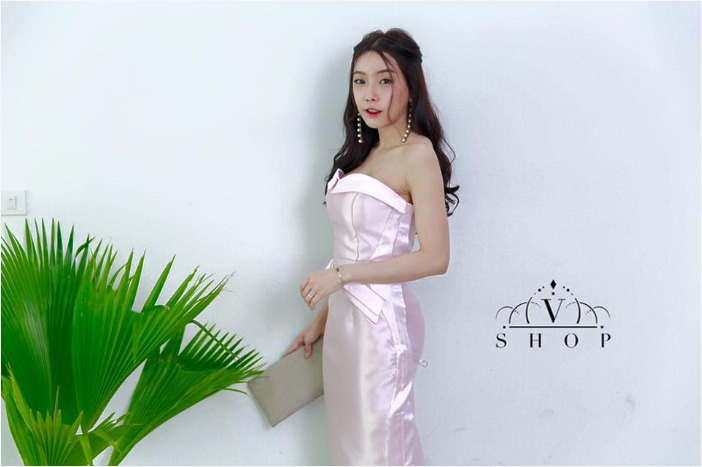 ชุดออกงาน ชุดไปงานแต่งงานสีชมพู เดรสเกาะอก ผ้าไหมเทียม ลุคสวยหรู เซ็กซี่