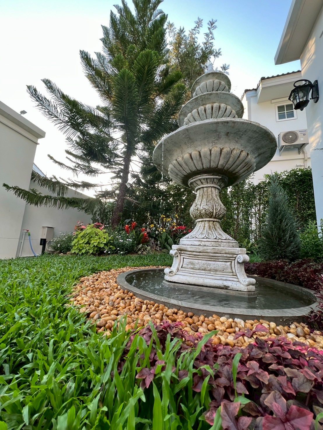 ขายบ้านเดี่ยวพร้อมอยู่ หมู่บ้านชัยพฤกษ์ บางนา กม.15 บิวท์อินทั้งหลัง ตกแต่งโดยซินแสจัดทิศตามหลักฮวงจุ้ย พร้อมสวนและน้ำตกเสริมพลังชีวิต