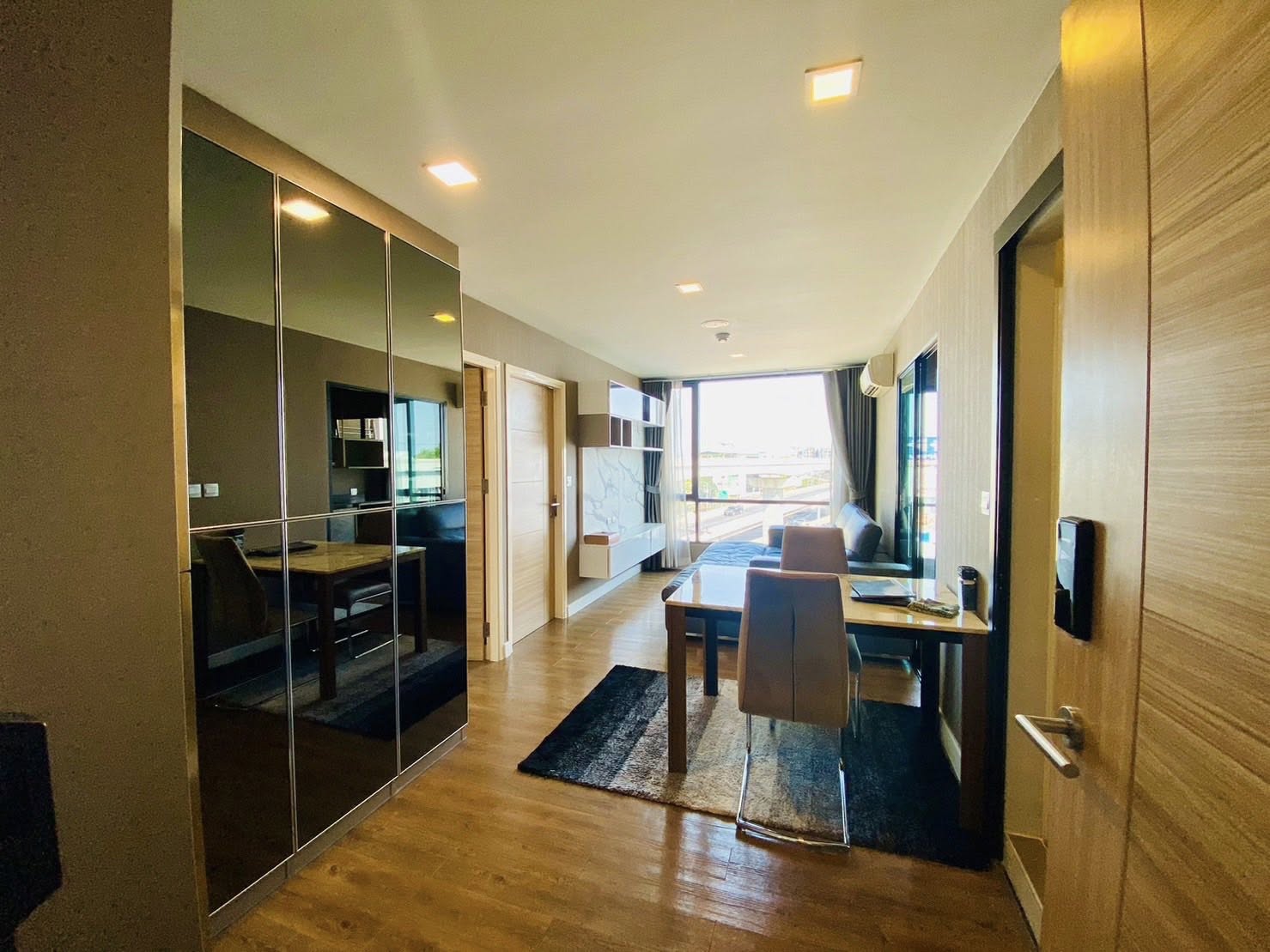 🏡✨ ขาย / เช่า คอนโด Low Rise ติดรถไฟฟ้าสายสีชมพู‼