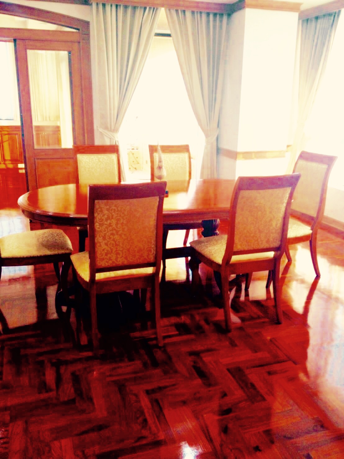 ให้เช่าคอนโด ร่วมสุข สุขุมวิท 26 ห้อง 4 ห้องนอน 4 ห้องน้ำ ชั้น 23 พื้นที่ 316.99 ตร.ม ราคา 120,000 บาทต่อเดือน สัญญาเช่า 1 ปี จ่ายเข้าอยู่ 1 เดือน ประกัน 2 เดือน