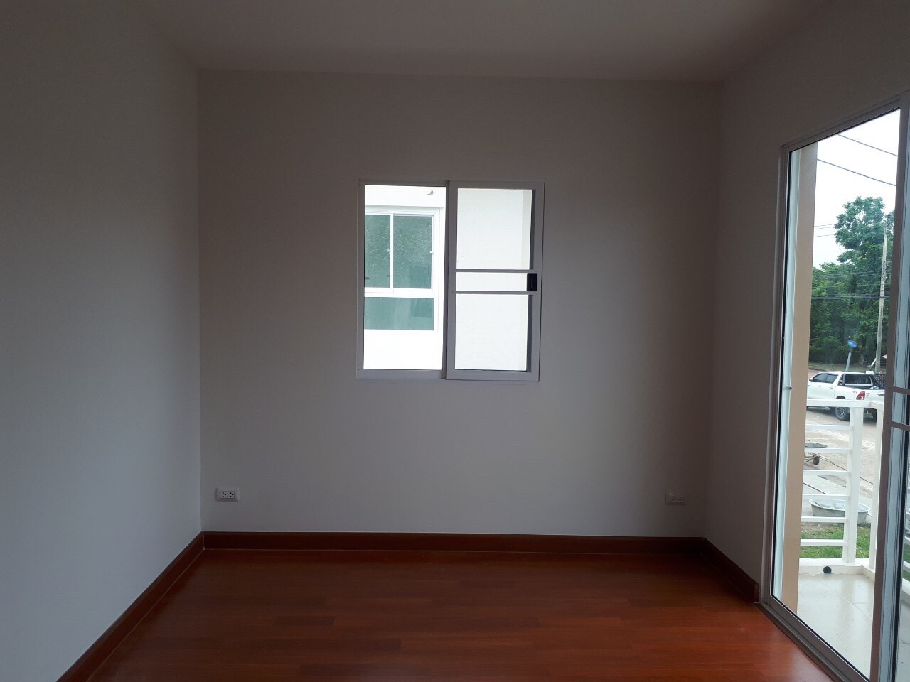 ให้เช่าบ้านแฝด หมู่บ้าน ลลิล กรีนวิลล์ วงแหวน – อ่อนนุช – สุวรรณภูมิ มือ 1 เนื้อที่ 60 ตารางวา พื้นที่ใช้สอย 140 ตารางเมตร 3 ห้องนอน 2 ห้องน้ำ