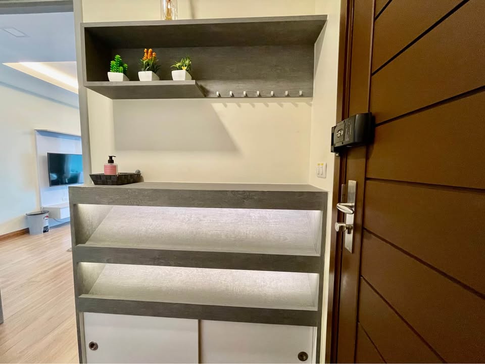 ให้เช่า Thru Thonglor Condo (ทรู ทองหล่อ คอนโด) คอนโดแต่งครบ พร้อมอยู่ ทำเลดี ใกล้ MRT เพชรบุรี เดินทางสะดวก วิวสวย ไม่โดนบล็อก ลมดี ห้องไม่ร้อน