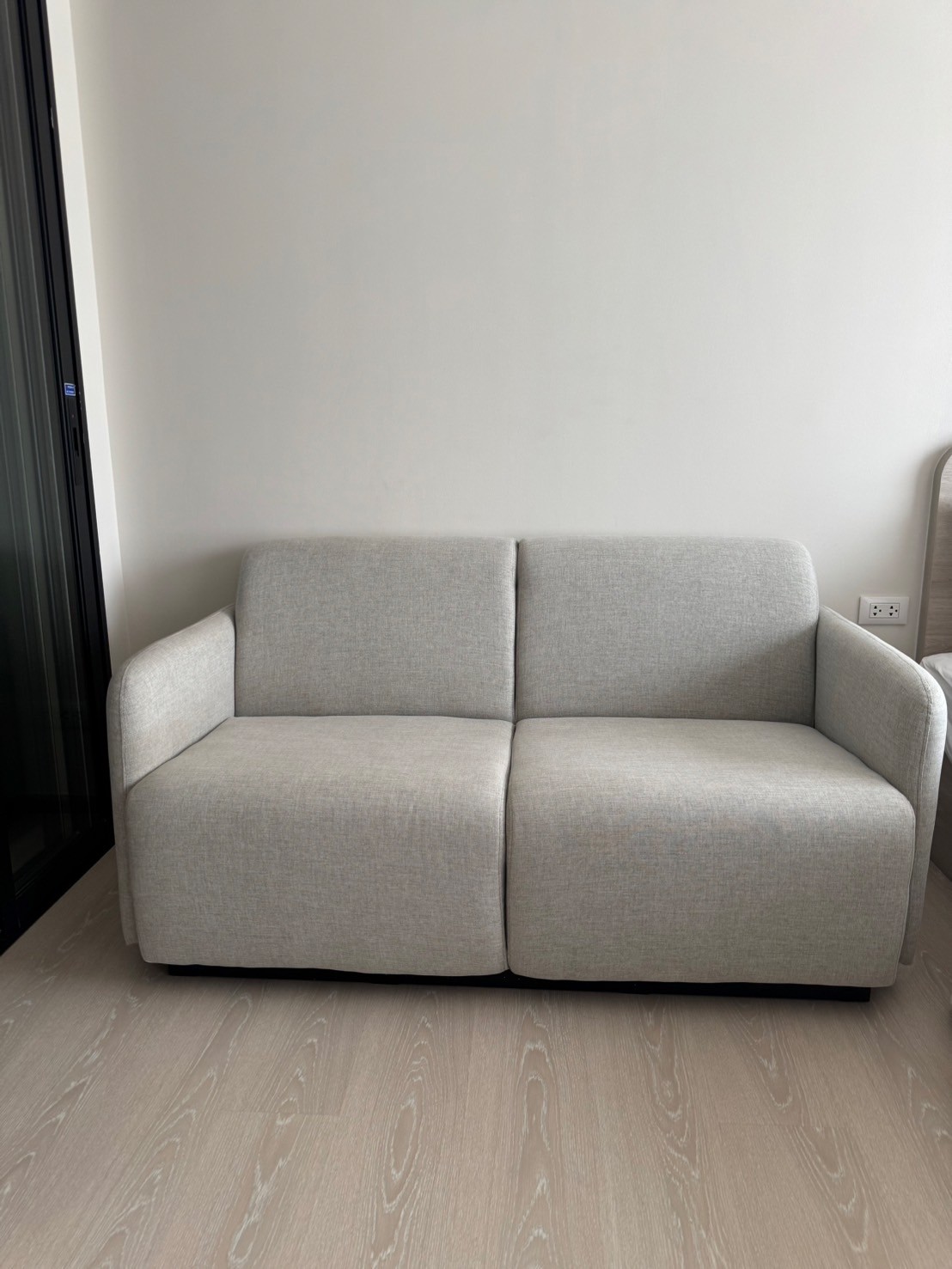 ให้เช่าคอนโดใหม่ใกล้ ม.ธรรมศาสตร์ มีรถรับ-ส่งถึงหน้า ม. dcondo Shine Rangsit (ดีคอนโด ชายน์ รังสิต) ห้องใหม่ไม่เคยปล่อยเช่า ด่วนก่อนเต็มนะจ๊ะ