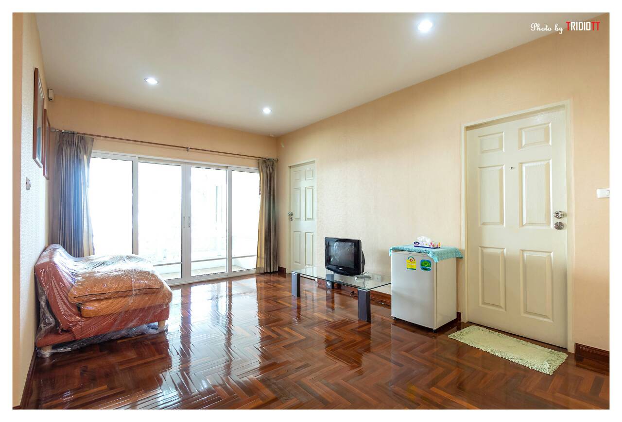 ขายบ้านเดี่ยว 2 ชั้น หมู่บ้านไชยลดา ถนนรามคำแหง ( ซอย มีสทีน ) 3 ห้องนอน 3 ห้องน้ำ (มีห้องคนรับใช้แยกส่วนต่างหาก) เนื้อที่101ตร.ว