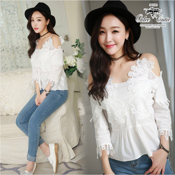 เสื้อลูกไม้สีขาว สายเดี่ยว ไหล่เว้า สวยเก๋ น่ารัก ดูดี