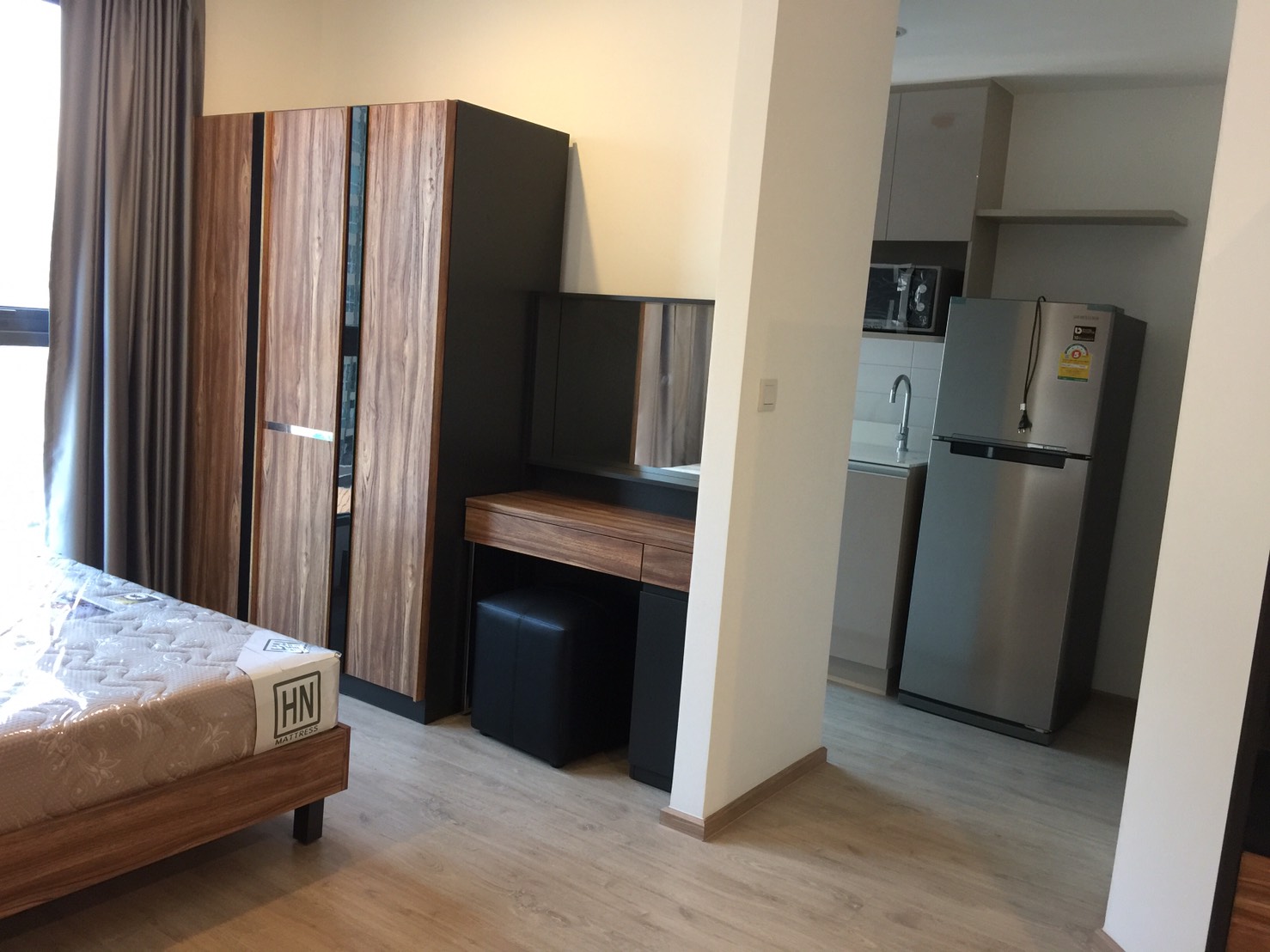 รหัสทรัพย์ 48860 ให้เช่าคอนโด ไอดีโอ คิว จุฬา-สามย่าน / Ideo Q Chula-Samyan ห้องสตูดิโอ ขนาดพื้นที่ 30 ตรม ชั้น 17 ตกแต่งครบพร้อมอยู่ ราคาเช่า 26,000 บาทต่อเดือน สัญญาเช่า 1 ปี