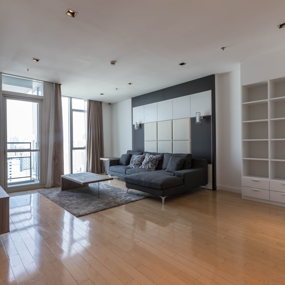 ให้เช่าคอนโด Athenee Residence (แอทธินี เรสซิเด้นซ์) 3 ห้องนอน 4 ห้องน้ำ 1 ห้องแม่บ้าน ขนาด 178 ตร.ม
