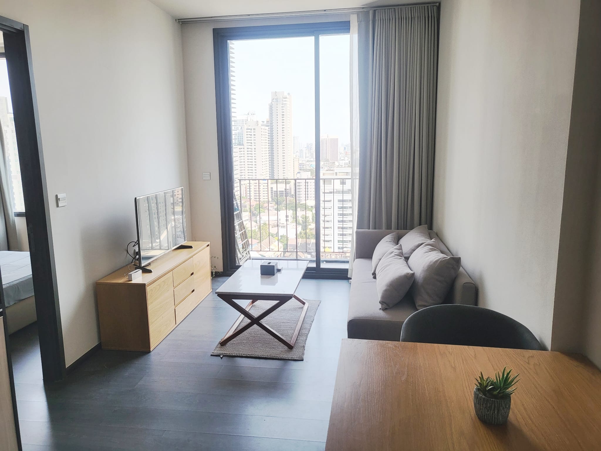 ให้เช่าคอนโด Edge Sukhumvit 23 (เอดจ์ สุขุมวิท 23) 1 ห้องนอน 45 ตรม ชั้น 15 พร้อมอยู่ ห้องมุมสวย วิวเมือง