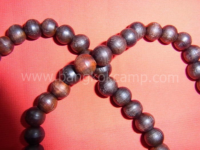 ไม้มงคลหายาก... ประคำ(ไม้พยุง) ลายสวย.พร้อมหัวขุน....ขนาด9มิล....ยาว17นิ้ว...ไม้พยุงแท้ทุกเม็ด (CN005)