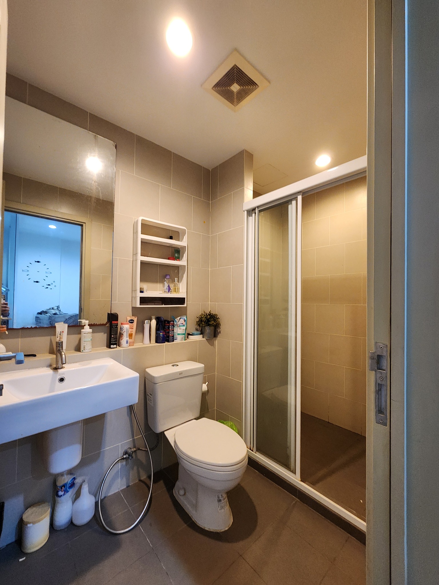 ขายด่วน! The Base พระราม 9 – รามคำแหง | ชั้น 20 วิวเมือง พร้อมอยู่ เฟอร์ครบ ราคาพิเศษ!