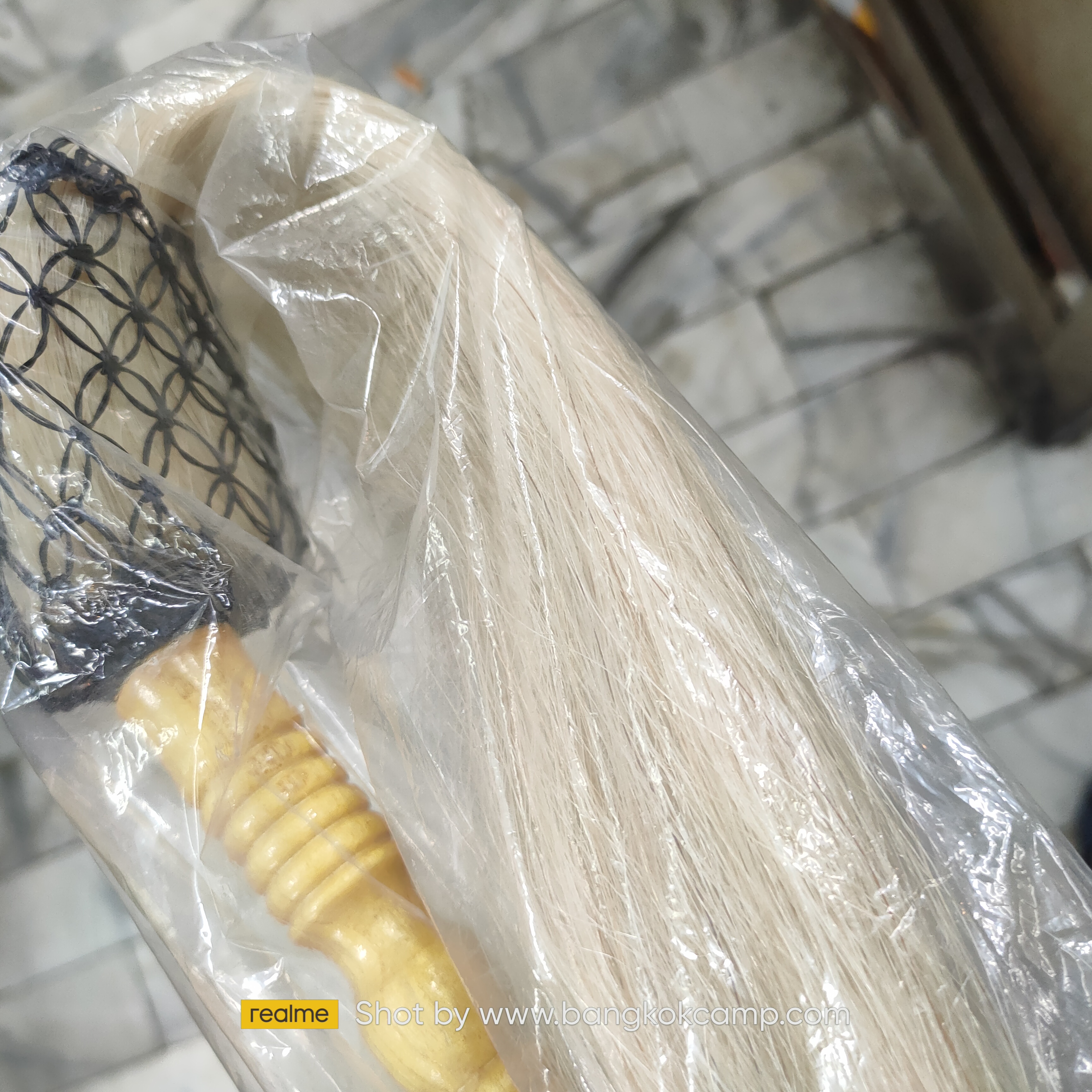 แส้ขนจามรีแท้ ด้ามไม้ ใหม่เก่าเก็บ ไม่ผ่านการใช้