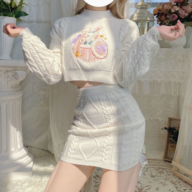 พรีออเดอร์ : เสื้อไหมพรมแฟชั่นแขนยาวสไตล์เกาหลีปักลายน่ารักๆ และ กระโปรงไหมพรมเข้าชุดตามแบบ (ราคาแยกชิ้น)