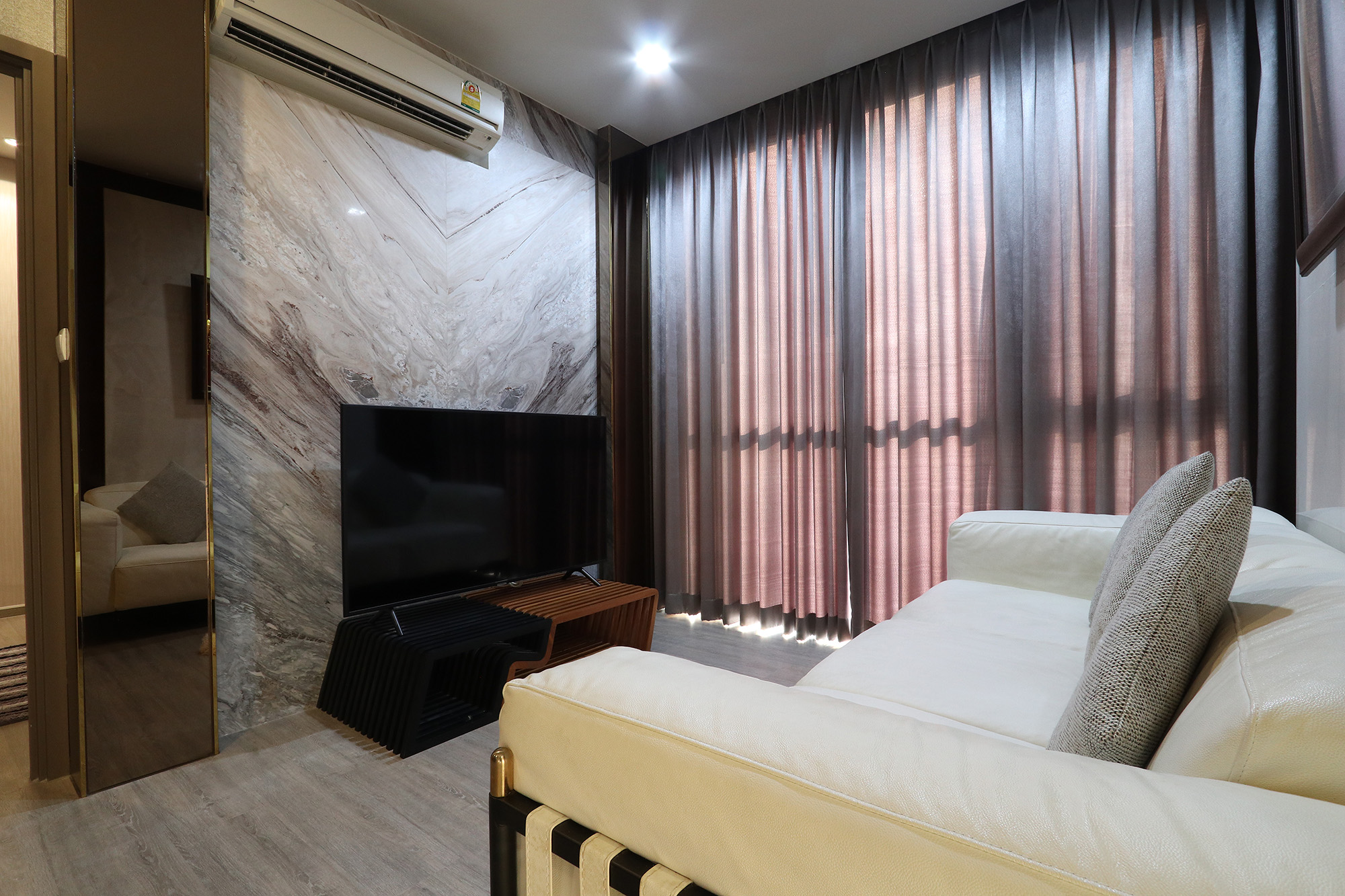 ขาย The Line Wongsawang : เดอะ ไลน์ วงศ์สว่าง ห้องมุม ตกแต่งแล้ว พร้อมเข้าอยู่ทันที ห้องพักอาศัยเป็นรูปแบบ 2 Bedrooms