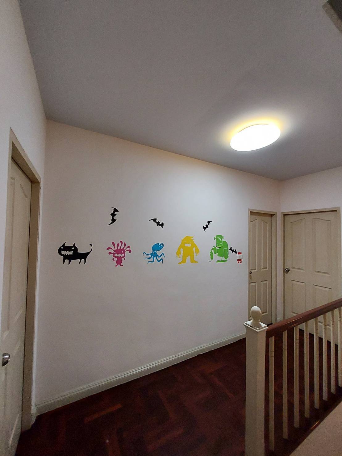 ให้เช่าบ้านพร้อมอยู่ ทาวน์โฮม 3 ชั้น หมู่บ้าน สราญพฤกษ์ ซอยลาดพร้าว130 รามคำแหง 81