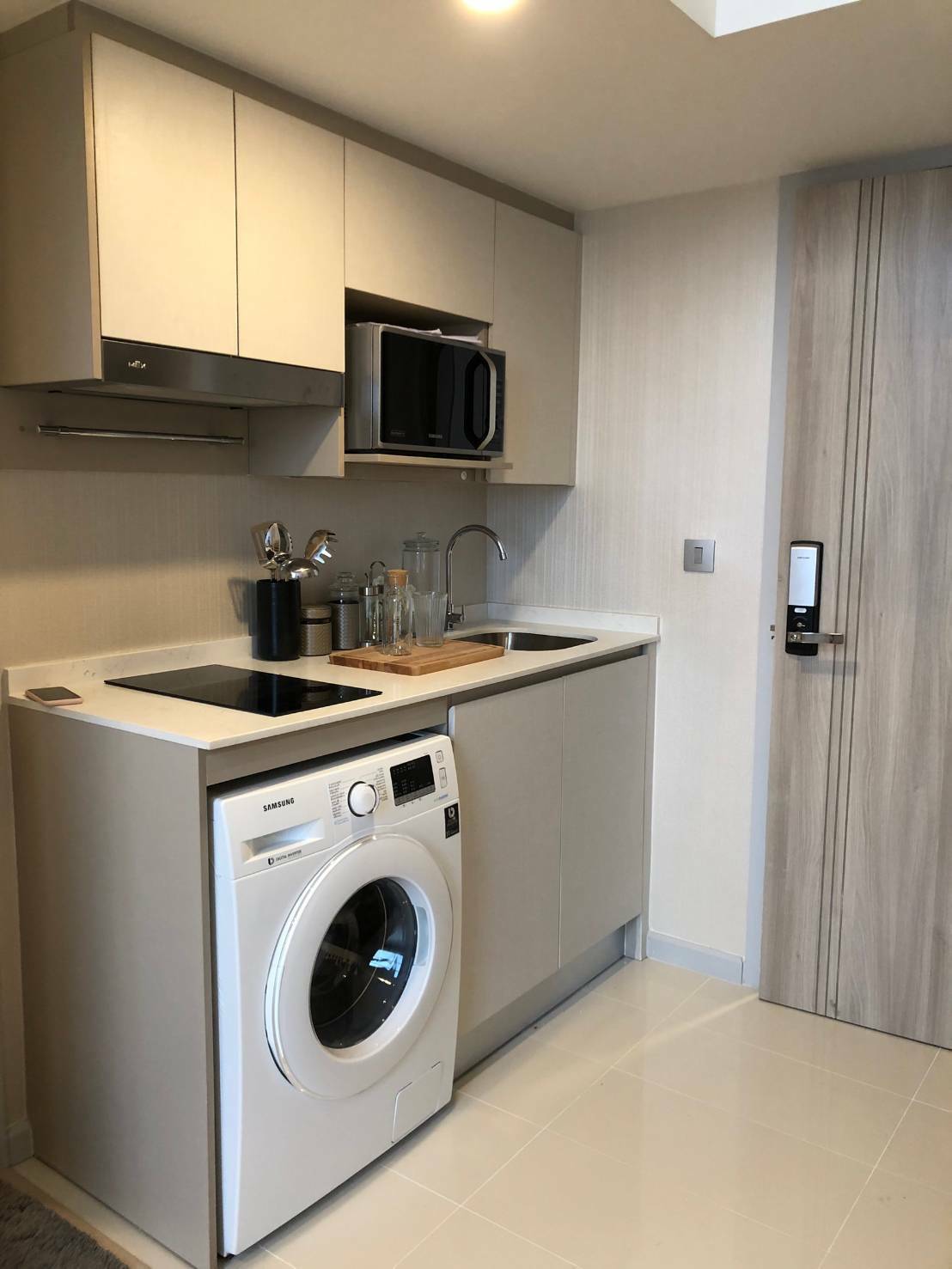 ให้เช่าคอนโดห้องใหม่มือหนึ่ง Knightsbridge Prime Sathorn (ไนท์ บริดจ์ ไพร์ม สาทร) 1 ห้องนอนแบบ Duplex 1 ห้องน้ำ ขนาด 44 ตรม