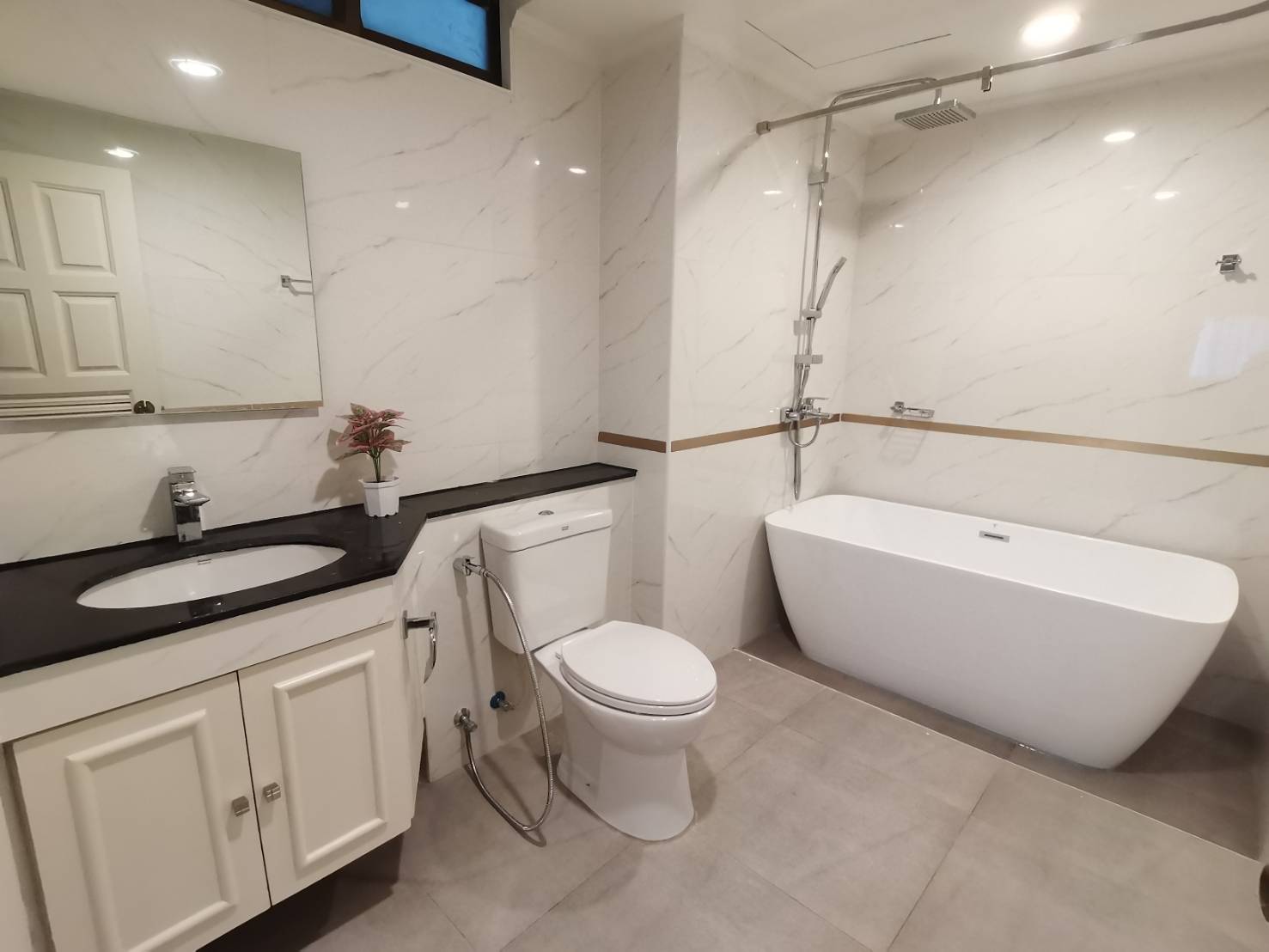 ให้เช่าคอนโด M Towers สุขุมวิท 35 อยู่ใกล้รถไฟฟ้า BTS พร้อมพงษ์ Room C7TB (ชั้น 7 ตึก B)