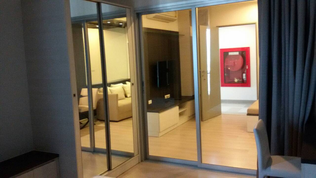 คอมโดให้เช่า Life Ratchadapisek 1 ห้องนอน ราคา 20,000 ต่อเดือน พื้นที่ 39 ตร.ม ชั้น 20 วิว เมือง ทิศ เหนือ พร้อมเฟอร์