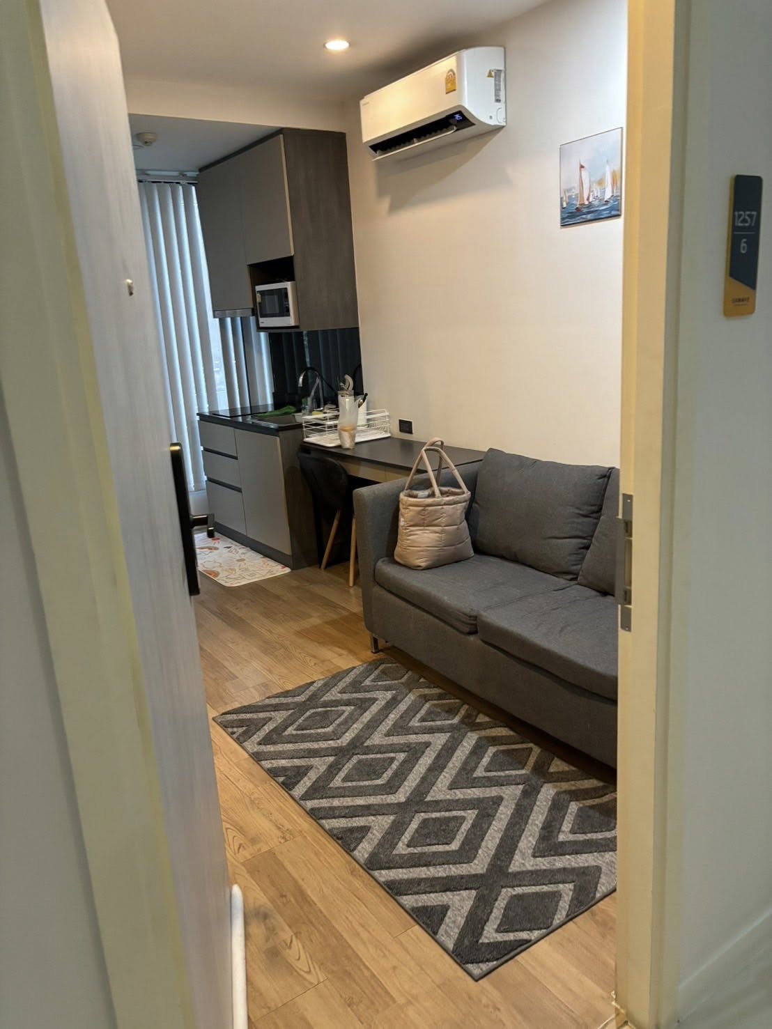 ให้เช่าคอนโด กรู๊ฟ คอนโด รัชดา–พระราม 9 / For Rent Groove Condo Ratchada–Rama 9 (English below)