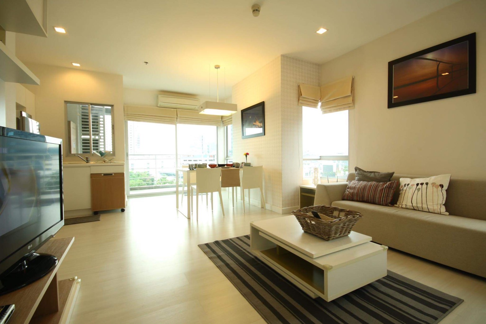 ให้เช่าคอนโด 2 นอน 2 น้ำ 18000 / เดือน โคงการ The Room Ratchada - Ladprao (เดอะ รูม รัชดา-ลาดพร้าว ) 2 ห้องนอน 2 ห้องน้ำ