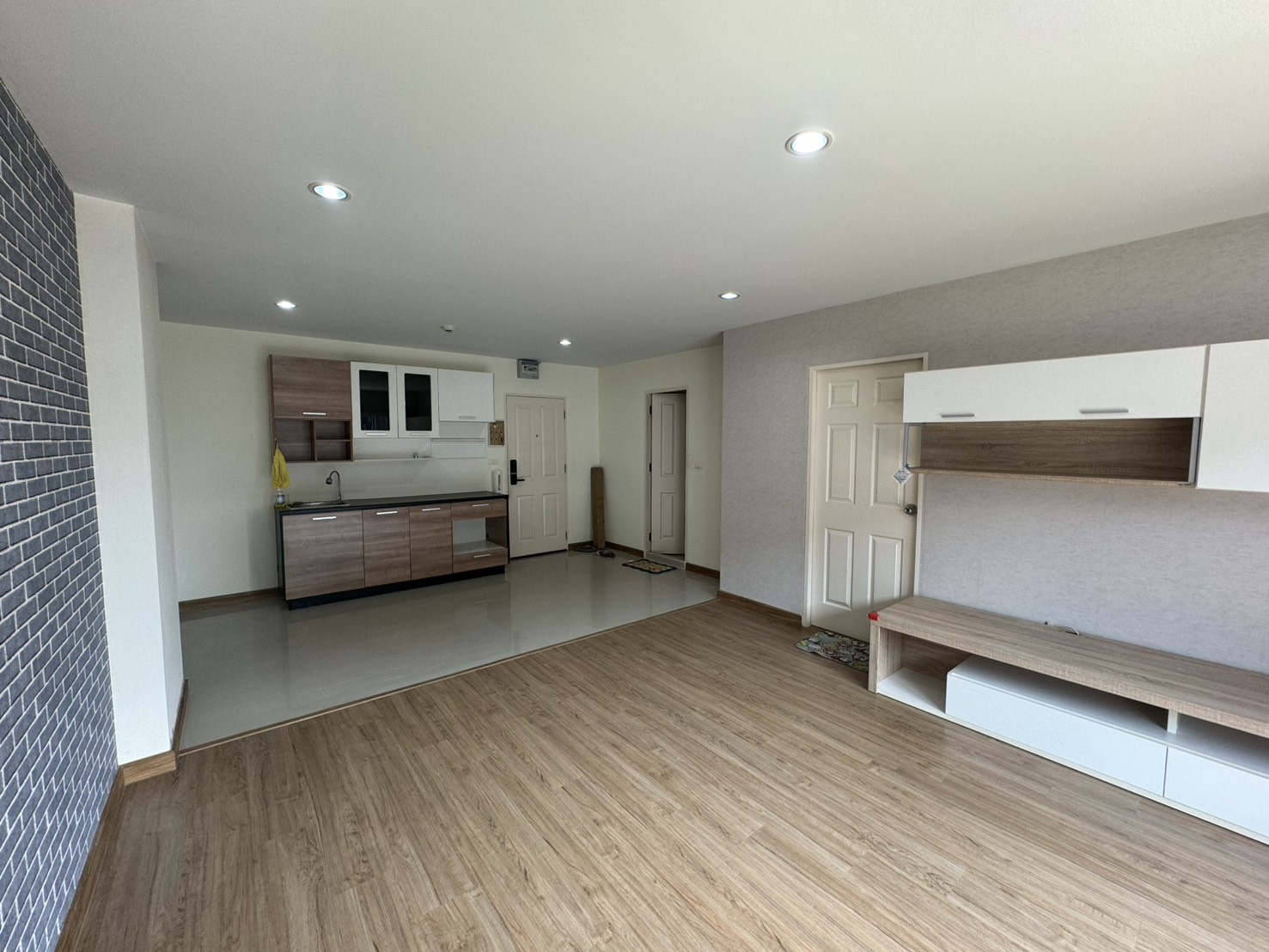 รหัสทรัพย์ 53645 ขายถูกพื้นที่ 62 ตร.ม. ราคา 2,100,000 บาท คอนโด The Trend ซอย คู้บอน 16/1 ถนนคู้บอน โครงการเดอะ เทรนด์ คอนโดทาวน์ (The Trend Condo town)