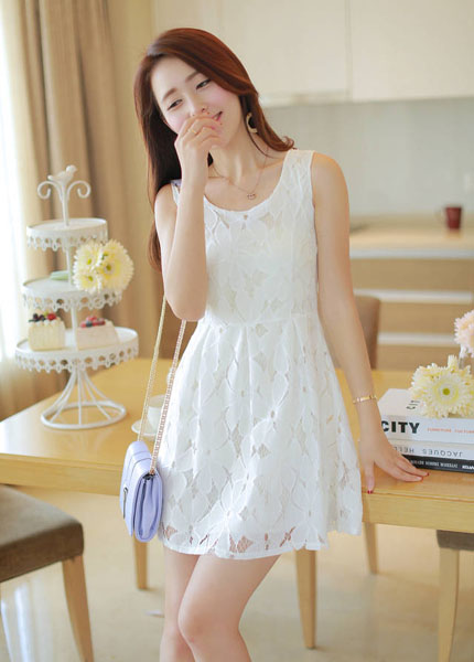 DRESS ชุดเดรสแฟชั่น ผ้าลูกไม้ สีขาว ใส่ออกงานแต่ง ใส่ทำงาน สวยน่ารักมากๆ