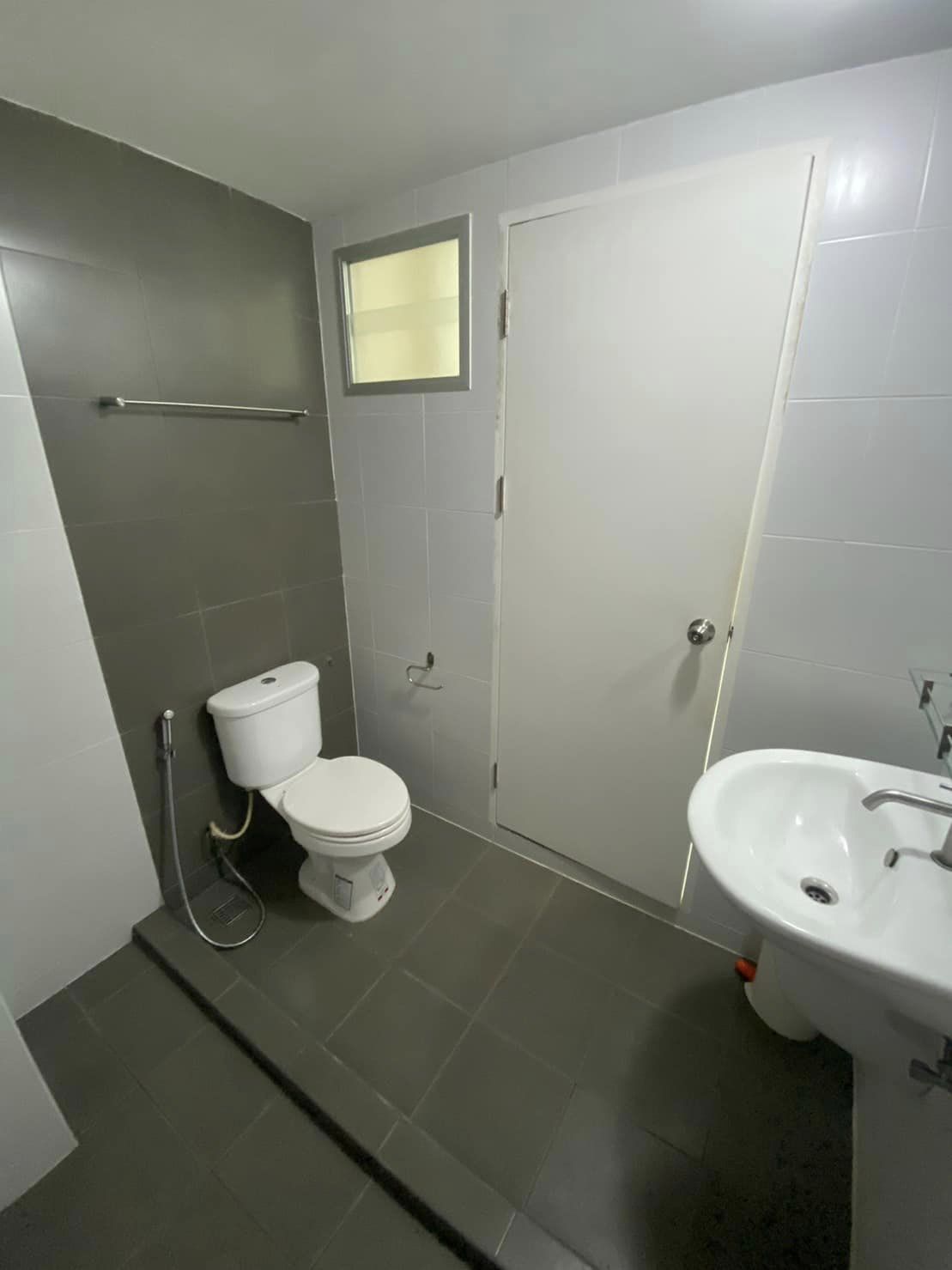 ปล่อยเช่าคอนโด 8,500 บาท ต่อเดือน U @ Huamak Station (ยู แอท หัวหมาก สเตชั่น) ตึก A ชั้น 6 พท.31 ตรม. 1 ห้องนอน 1 ห้องโถง 1 ห้องน้ำ แยกโซนครัว